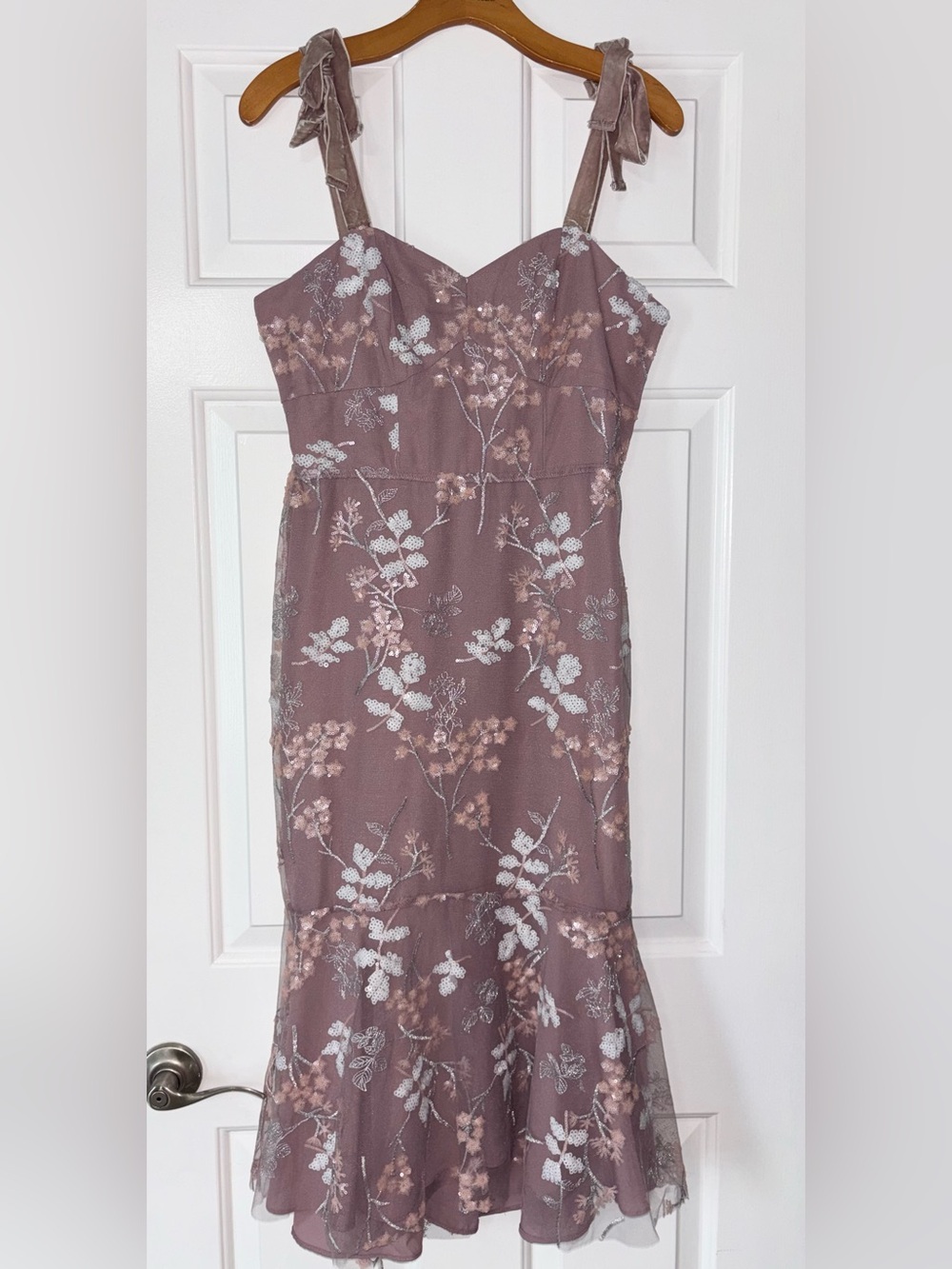 Lulu's Mauve Floral Embroidered Velvet Tie Strap Sheath Dress